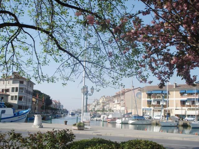 Riviera Appartament Градо Екстериор снимка
