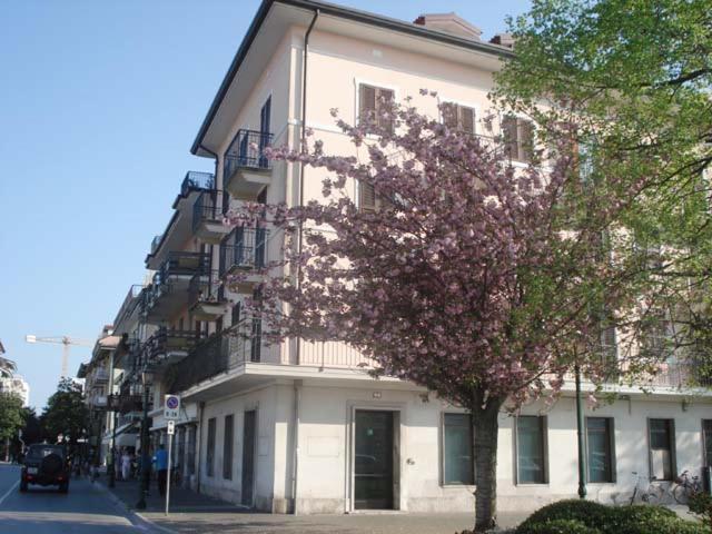 Riviera Appartament Градо Екстериор снимка